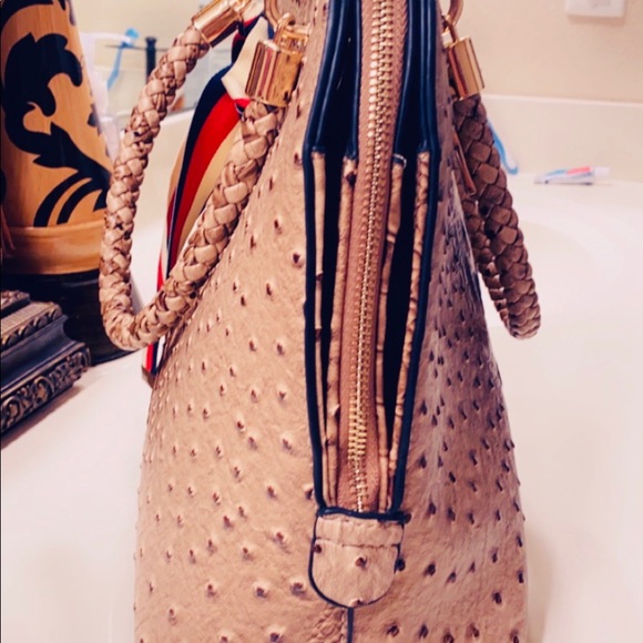 Handbag - Picture 4 of 11